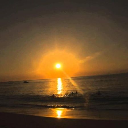 Suite Pe Na Areia- Espaco Independente Na Praia Do Curral Com Localizacao Privilegiada - Simplicidade E Comodidade Com O Por Do Sol Mais Lindo De Ilhabela - Melhor Custo Beneficio Para Ate 4 Pessoas , Na Av Jose Pacheco Do Nascimento Nº 7682 Dış mekan fotoğraf
